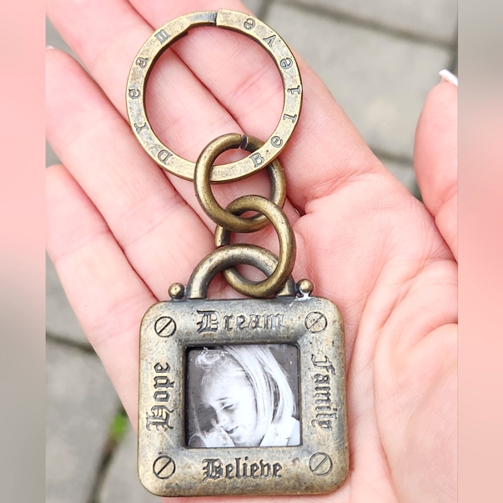 Northern Reflections Dream/Believe Antiqued Brass Photo Keychain